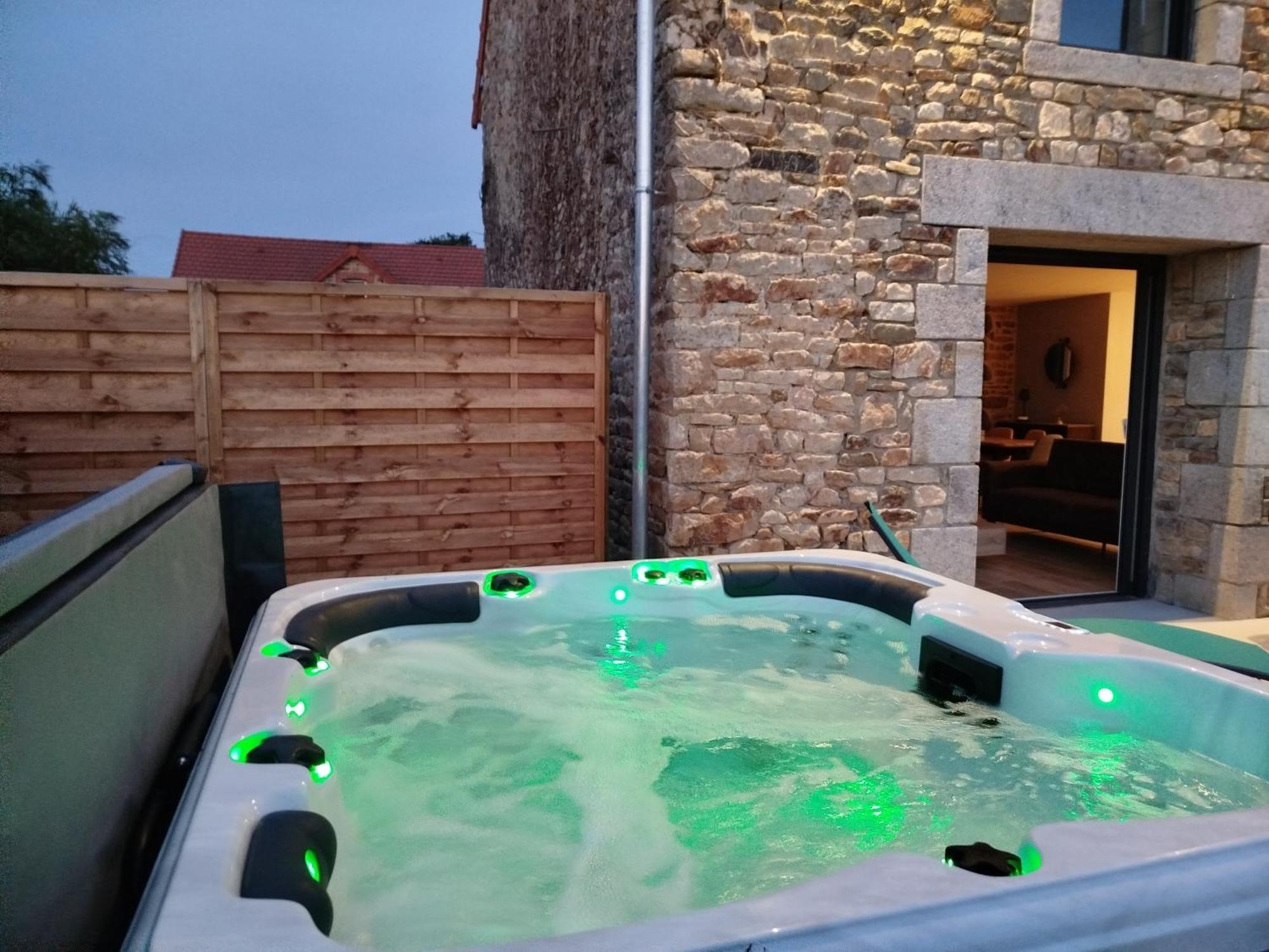 Gite La Grange Bien Etre En Baie Du Mont St Michel Bacilly Extérieur photo